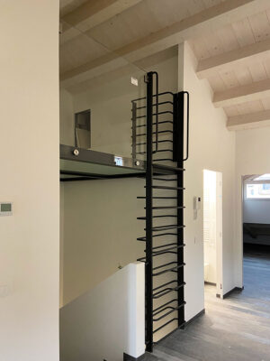 Scala e soppalco - abitazione