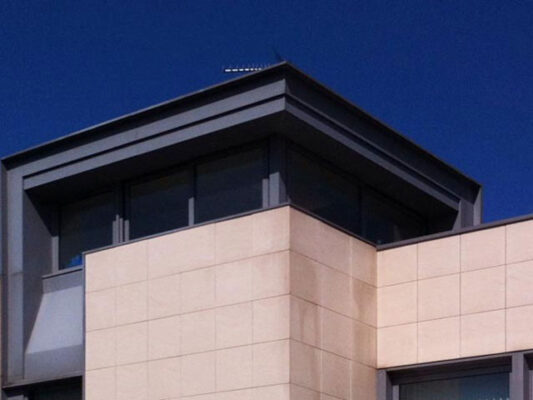 Serramenti e rivestimento - edificio