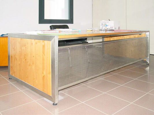 Scrivania in acciaio inox e legno - azienda